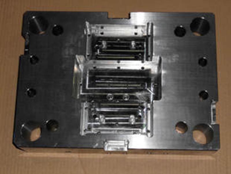 潼南精密塑料模-06